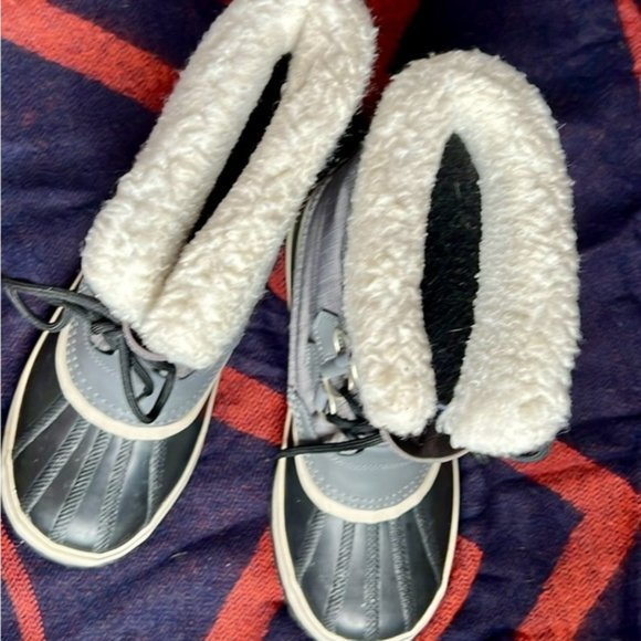 Sorel women’s waterproof winter boots size 9 - Picture 4 of 11